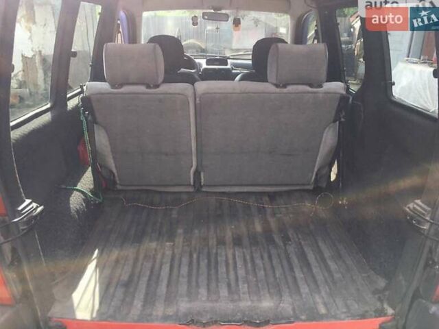 Червоний Сітроен Берлінго, об'ємом двигуна 1.56 л та пробігом 286 тис. км за 3200 $, фото 9 на Automoto.ua