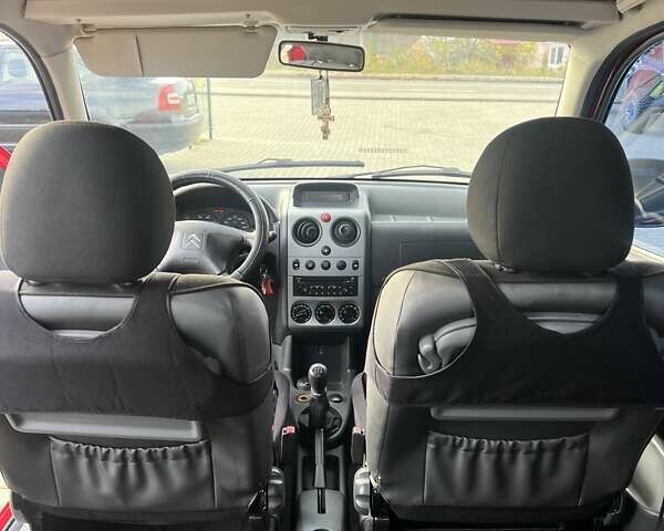 Красный Ситроен Берлинго, объемом двигателя 1.6 л и пробегом 245 тыс. км за 4999 $, фото 15 на Automoto.ua