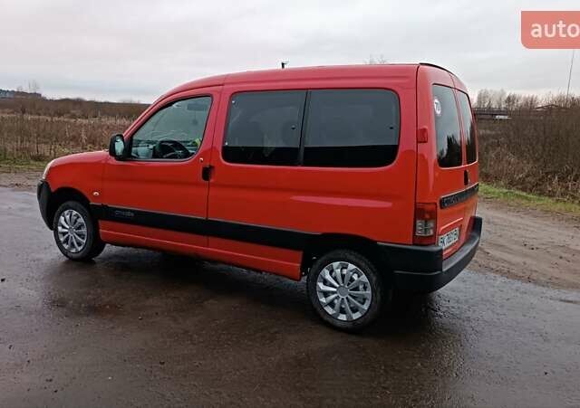Красный Ситроен Берлинго, объемом двигателя 1.6 л и пробегом 204 тыс. км за 3850 $, фото 13 на Automoto.ua