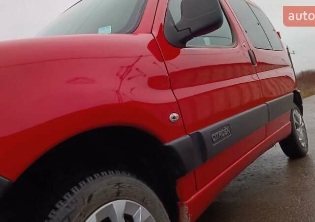 Красный Ситроен Берлинго, объемом двигателя 1.6 л и пробегом 204 тыс. км за 3850 $, фото 40 на Automoto.ua