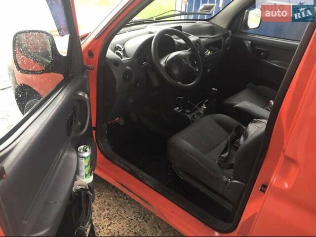 Червоний Сітроен Берлінго, об'ємом двигуна 1.56 л та пробігом 286 тис. км за 3200 $, фото 3 на Automoto.ua