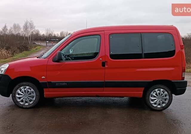 Красный Ситроен Берлинго, объемом двигателя 1.6 л и пробегом 204 тыс. км за 3850 $, фото 12 на Automoto.ua