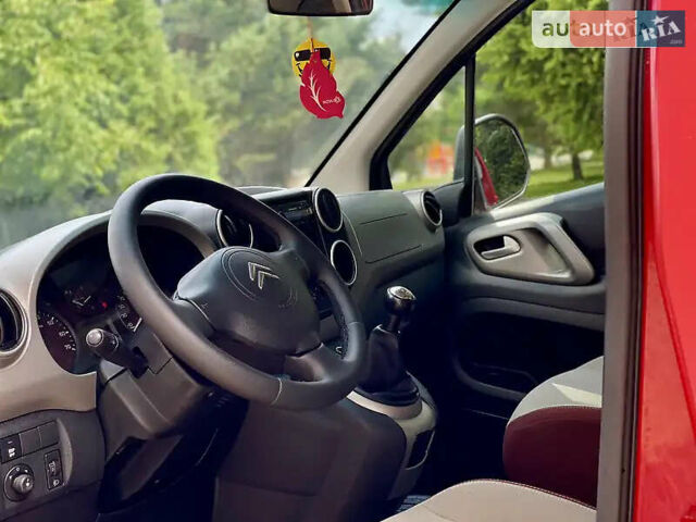 Червоний Сітроен Берлінго, об'ємом двигуна 1.56 л та пробігом 255 тис. км за 6000 $, фото 11 на Automoto.ua