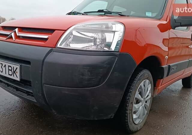 Красный Ситроен Берлинго, объемом двигателя 1.6 л и пробегом 204 тыс. км за 3850 $, фото 28 на Automoto.ua