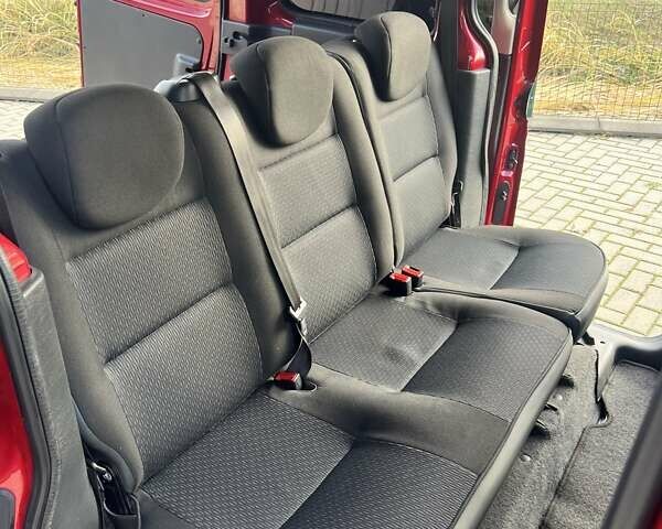 Красный Ситроен Берлинго, объемом двигателя 1.6 л и пробегом 245 тыс. км за 4999 $, фото 17 на Automoto.ua