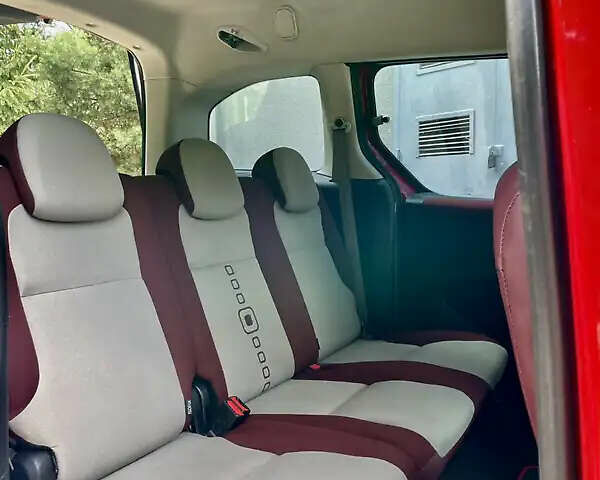 Червоний Сітроен Берлінго, об'ємом двигуна 1.56 л та пробігом 255 тис. км за 6000 $, фото 9 на Automoto.ua