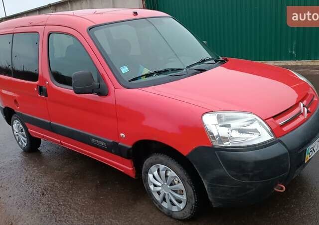 Красный Ситроен Берлинго, объемом двигателя 1.6 л и пробегом 204 тыс. км за 3850 $, фото 24 на Automoto.ua