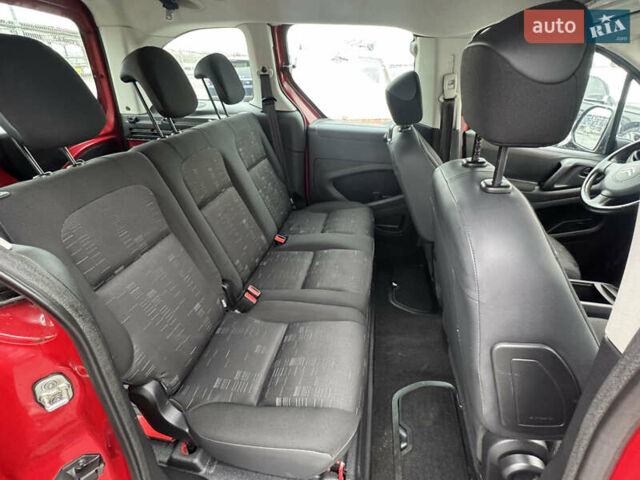 Красный Ситроен Берлинго, объемом двигателя 1.56 л и пробегом 238 тыс. км за 6700 $, фото 19 на Automoto.ua