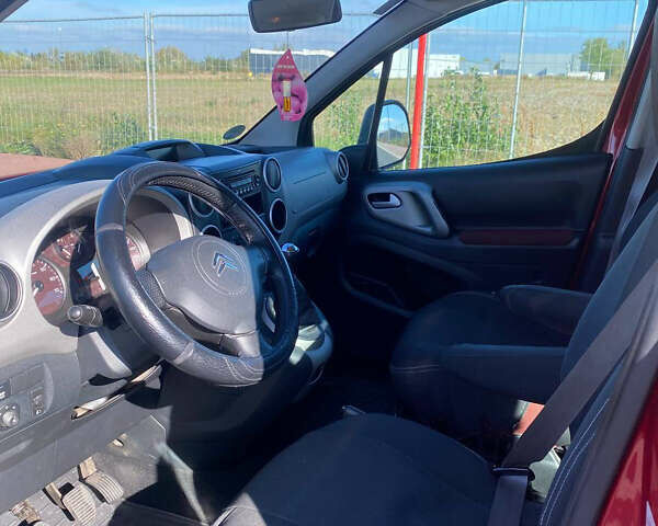 Красный Ситроен Берлинго, объемом двигателя 1.6 л и пробегом 214 тыс. км за 5500 $, фото 4 на Automoto.ua