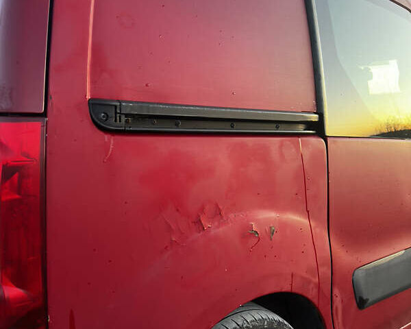 Красный Ситроен Берлинго, объемом двигателя 1.6 л и пробегом 286 тыс. км за 3850 $, фото 4 на Automoto.ua