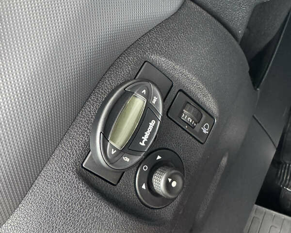 Красный Ситроен Берлинго, объемом двигателя 1.56 л и пробегом 238 тыс. км за 6700 $, фото 16 на Automoto.ua