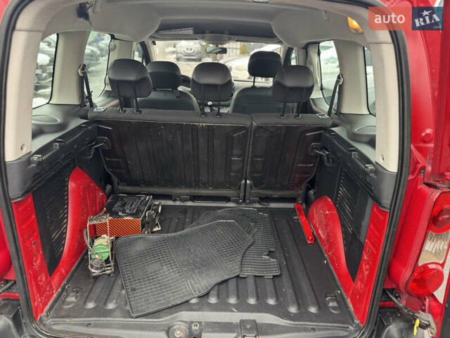 Красный Ситроен Берлинго, объемом двигателя 1.56 л и пробегом 238 тыс. км за 6700 $, фото 21 на Automoto.ua