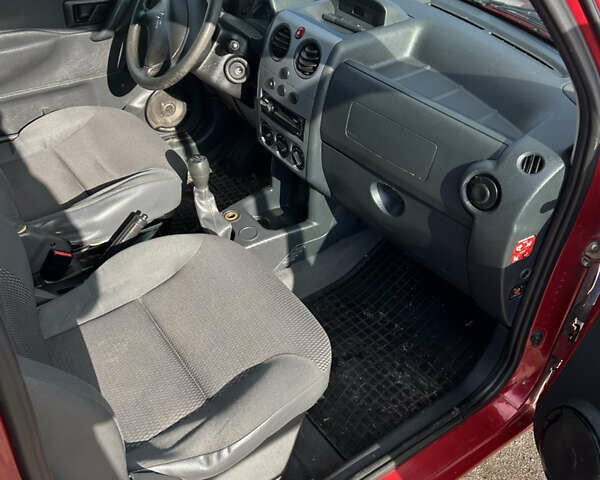 Ситроен Берлинго 2009 в Харькове на Automoto.ua Красный Ситроен Берлинго, объемом двигателя 1.4 л и пробегом 259 тыс. км за 4100 $, фото 6 на Automoto.ua