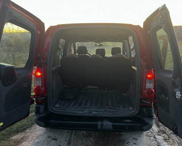 Красный Ситроен Берлинго, объемом двигателя 1.6 л и пробегом 286 тыс. км за 3850 $, фото 12 на Automoto.ua