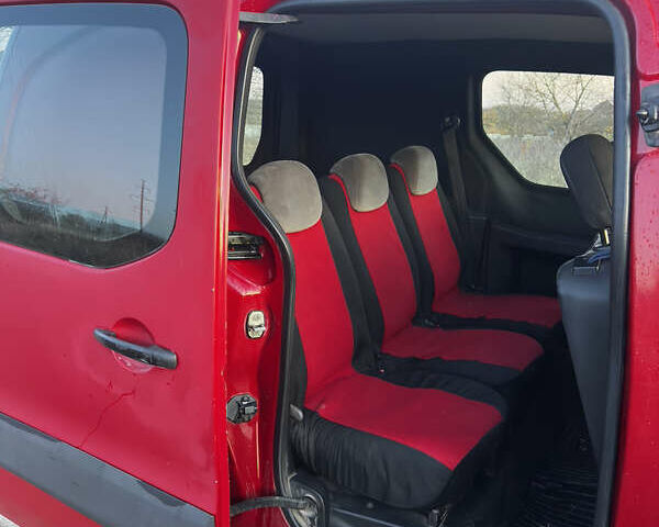 Красный Ситроен Берлинго, объемом двигателя 1.6 л и пробегом 286 тыс. км за 3850 $, фото 14 на Automoto.ua