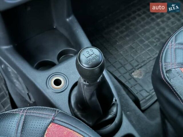 Красный Ситроен Берлинго, объемом двигателя 1.36 л и пробегом 299 тыс. км за 4990 $, фото 17 на Automoto.ua