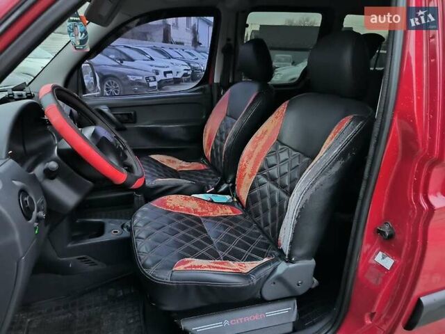 Красный Ситроен Берлинго, объемом двигателя 1.36 л и пробегом 299 тыс. км за 4990 $, фото 8 на Automoto.ua