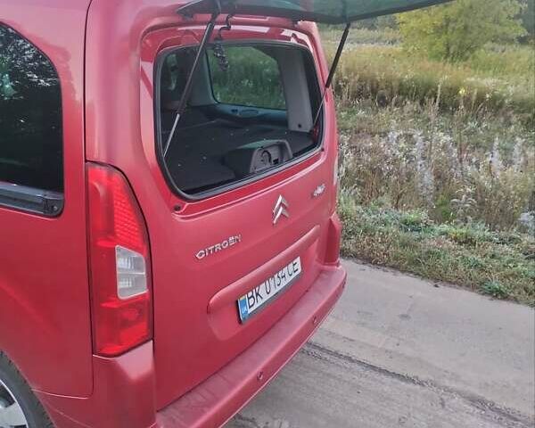 Красный Ситроен Берлинго, объемом двигателя 1.6 л и пробегом 337 тыс. км за 7200 $, фото 15 на Automoto.ua