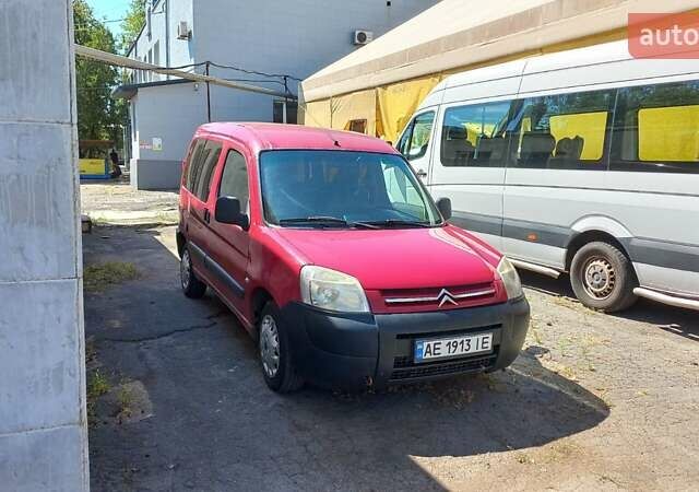 Червоний Сітроен Берлінго, об'ємом двигуна 1.36 л та пробігом 177 тис. км за 3900 $, фото 13 на Automoto.ua