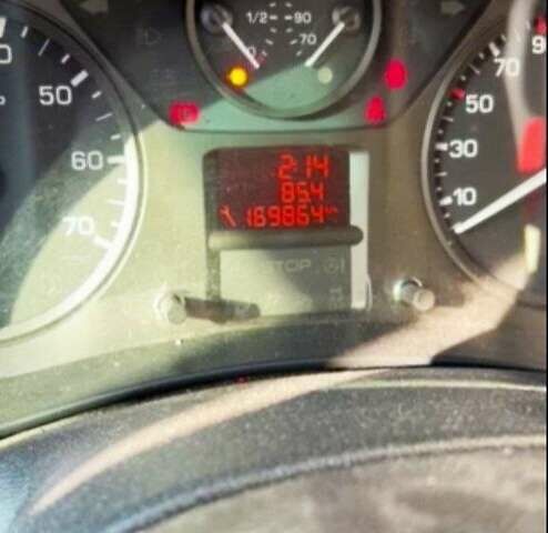 Красный Ситроен Берлинго, объемом двигателя 1.59 л и пробегом 169 тыс. км за 7000 $, фото 4 на Automoto.ua