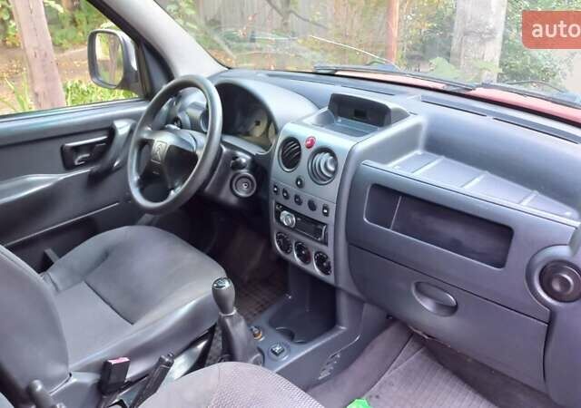 Червоний Сітроен Берлінго, об'ємом двигуна 1.36 л та пробігом 177 тис. км за 3900 $, фото 3 на Automoto.ua