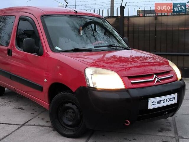 Красный Ситроен Берлинго, объемом двигателя 1.36 л и пробегом 299 тыс. км за 4990 $, фото 3 на Automoto.ua