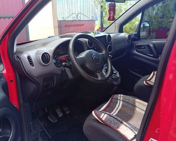 Червоний Сітроен Берлінго, об'ємом двигуна 1.6 л та пробігом 242 тис. км за 6400 $, фото 7 на Automoto.ua
