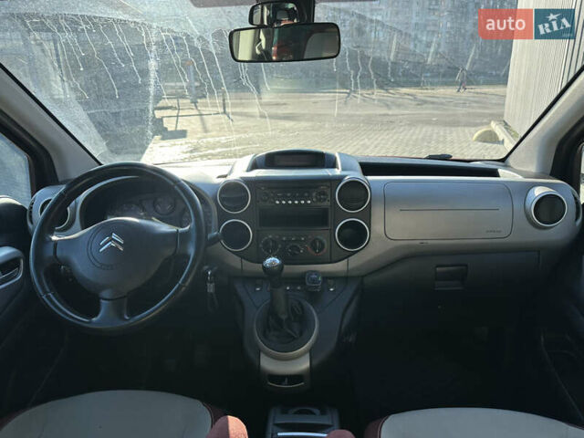 Червоний Сітроен Берлінго, об'ємом двигуна 1.6 л та пробігом 190 тис. км за 7000 $, фото 14 на Automoto.ua