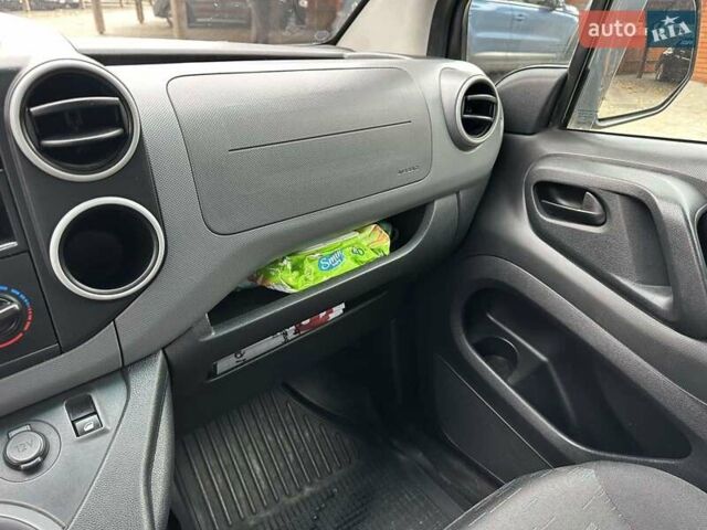 Красный Ситроен Берлинго, объемом двигателя 1.56 л и пробегом 250 тыс. км за 7500 $, фото 13 на Automoto.ua