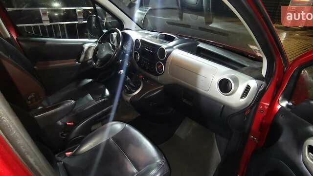 Красный Ситроен Берлинго, объемом двигателя 1.56 л и пробегом 420 тыс. км за 6500 $, фото 13 на Automoto.ua
