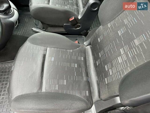 Красный Ситроен Берлинго, объемом двигателя 1.56 л и пробегом 250 тыс. км за 7500 $, фото 10 на Automoto.ua