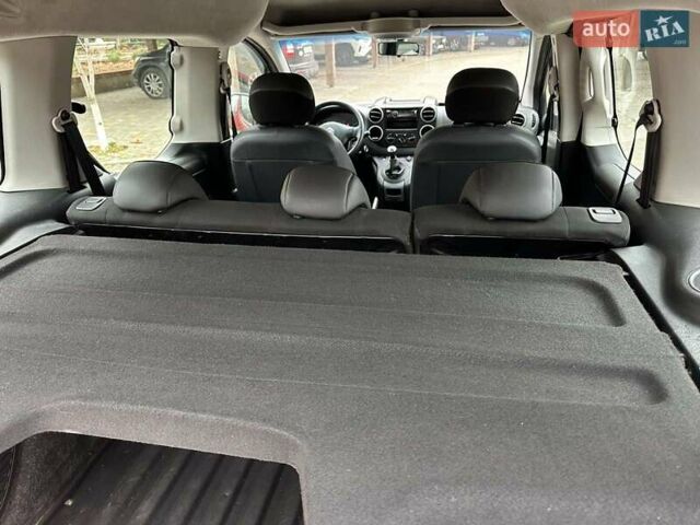 Красный Ситроен Берлинго, объемом двигателя 1.56 л и пробегом 250 тыс. км за 7500 $, фото 12 на Automoto.ua