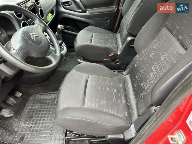 Красный Ситроен Берлинго, объемом двигателя 1.56 л и пробегом 250 тыс. км за 7500 $, фото 11 на Automoto.ua