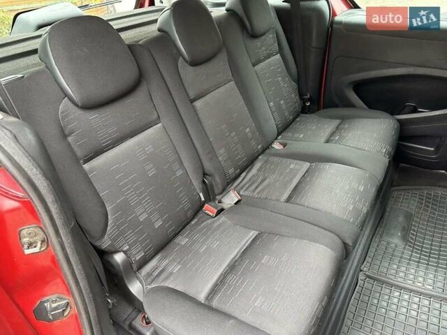 Красный Ситроен Берлинго, объемом двигателя 1.56 л и пробегом 250 тыс. км за 7500 $, фото 15 на Automoto.ua