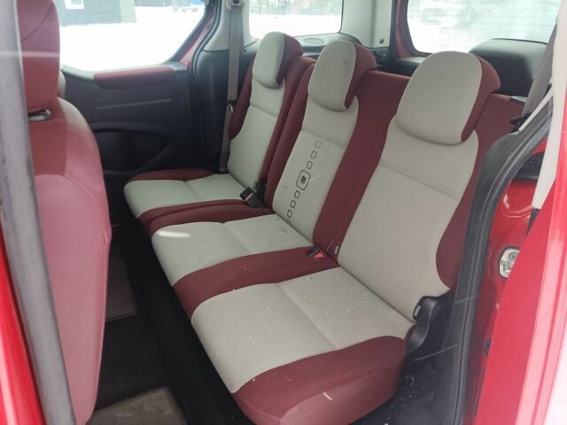 Красный Ситроен Берлинго, объемом двигателя 1.7 л и пробегом 270 тыс. км за 3100 $, фото 7 на Automoto.ua