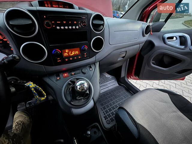 Червоний Сітроен Берлінго, об'ємом двигуна 1.6 л та пробігом 226 тис. км за 7700 $, фото 32 на Automoto.ua