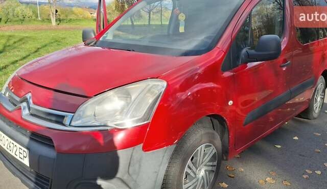 Красный Ситроен Берлинго, объемом двигателя 1.6 л и пробегом 248 тыс. км за 7200 $, фото 2 на Automoto.ua