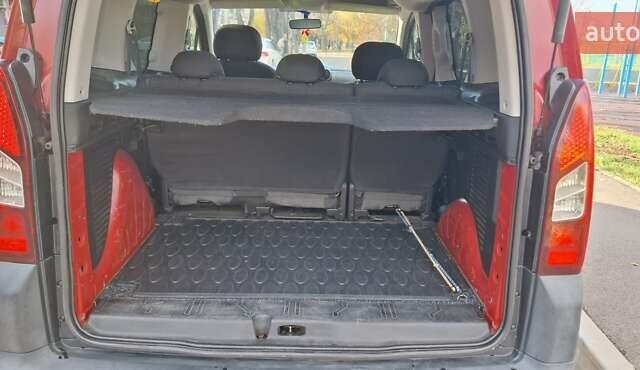 Красный Ситроен Берлинго, объемом двигателя 1.6 л и пробегом 248 тыс. км за 7200 $, фото 7 на Automoto.ua