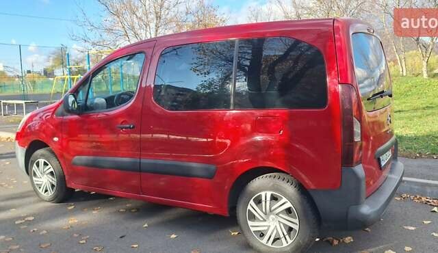 Красный Ситроен Берлинго, объемом двигателя 1.6 л и пробегом 248 тыс. км за 7200 $, фото 9 на Automoto.ua
