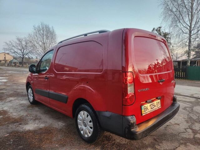 Красный Ситроен Берлинго, объемом двигателя 1 л и пробегом 140 тыс. км за 6000 $, фото 1 на Automoto.ua