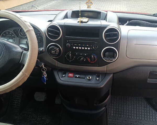 Красный Ситроен Берлинго, объемом двигателя 1.56 л и пробегом 182 тыс. км за 7100 $, фото 8 на Automoto.ua