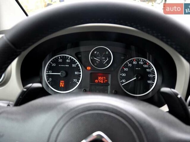 Червоний Сітроен Берлінго, об'ємом двигуна 1.6 л та пробігом 197 тис. км за 8400 $, фото 24 на Automoto.ua