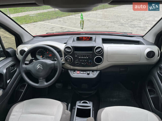 Красный Ситроен Берлинго, объемом двигателя 1.6 л и пробегом 197 тыс. км за 8900 $, фото 15 на Automoto.ua