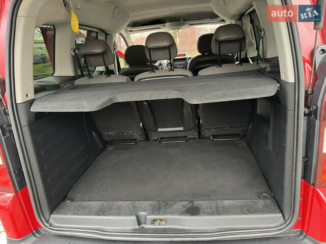 Красный Ситроен Берлинго, объемом двигателя 1.6 л и пробегом 197 тыс. км за 8900 $, фото 25 на Automoto.ua