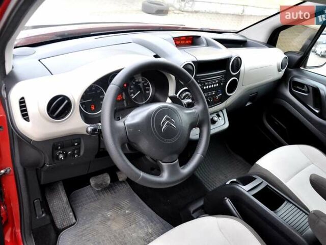 Червоний Сітроен Берлінго, об'ємом двигуна 1.6 л та пробігом 197 тис. км за 8400 $, фото 16 на Automoto.ua