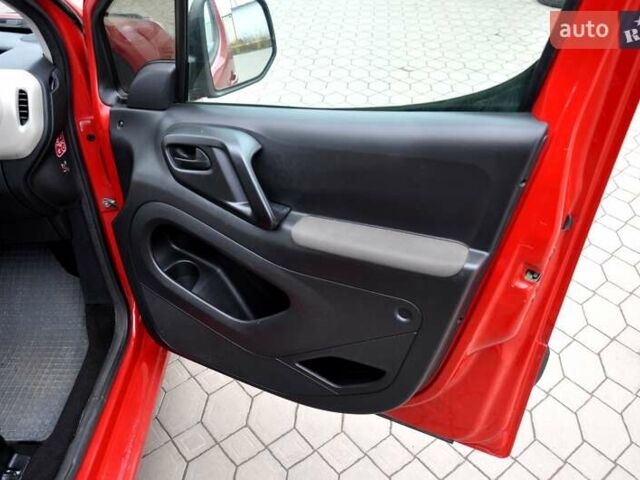 Червоний Сітроен Берлінго, об'ємом двигуна 1.6 л та пробігом 197 тис. км за 8400 $, фото 23 на Automoto.ua