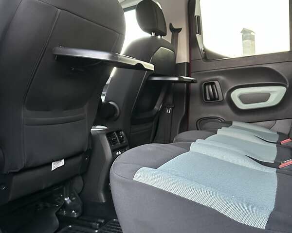 Сітроен Берлінго 2020 у Стрые на Automoto.ua Червоний Сітроен Берлінго, об'ємом двигуна 1.5 л та пробігом 172 тис. км за 15350 $, фото 88 на Automoto.ua