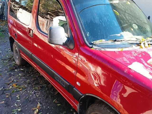 Ситроен Берлинго 2003 в Кременце на Automoto.ua Красный Ситроен Берлинго, объемом двигателя 1.9 л и пробегом 300 тыс. км за 1000 $, фото 1 на Automoto.ua