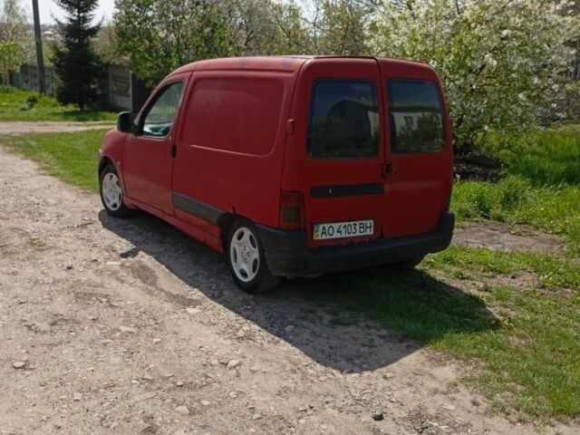 Красный Ситроен Берлинго, объемом двигателя 2 л и пробегом 320 тыс. км за 1000 $, фото 5 на Automoto.ua