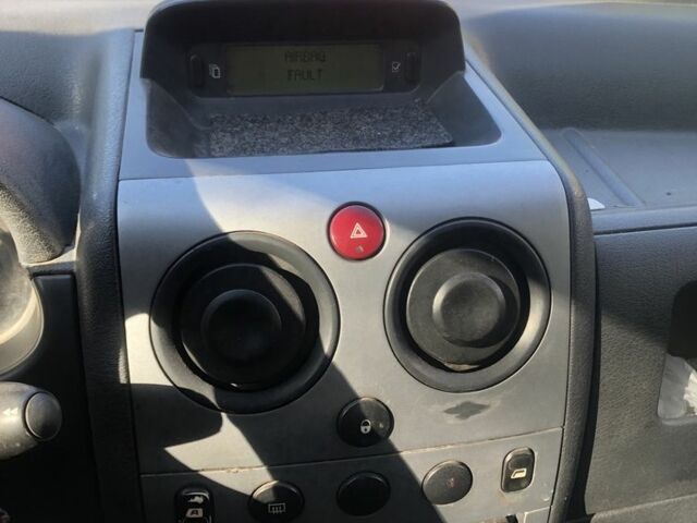 Красный Ситроен Берлинго, объемом двигателя 1.6 л и пробегом 310 тыс. км за 3500 $, фото 6 на Automoto.ua